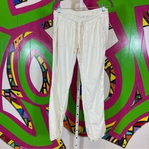 Roxy, Linen Blend White Pants, Elastic Waist. Size Medium. Excellent condition!